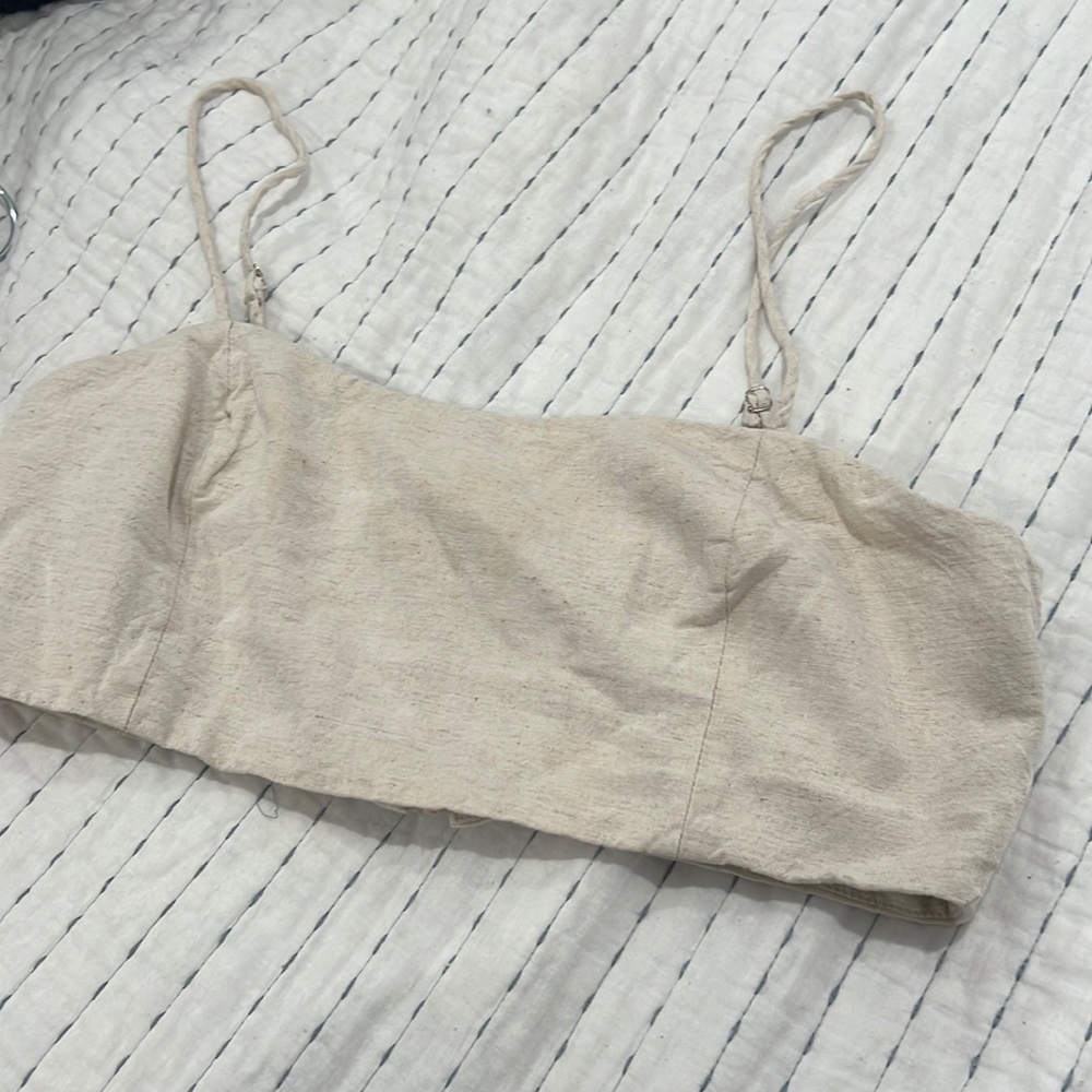 Crescent crop top, size M, worn twice, comfortable